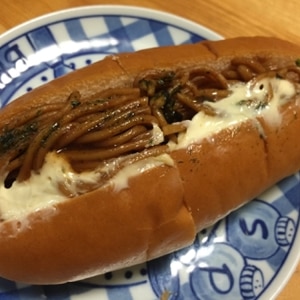 具はソバだけの焼きそばパン